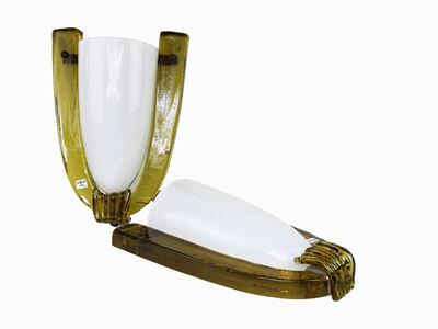 Coppia di Appliques con Diffusore in Vetro Opalino Bianco