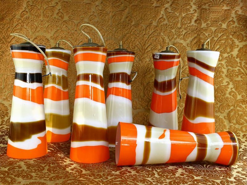 Massimo Vignelli - Serie di Sette Sospensioni in Vetro a Strati Bianco Opalino, Bruno e Arancio, ...