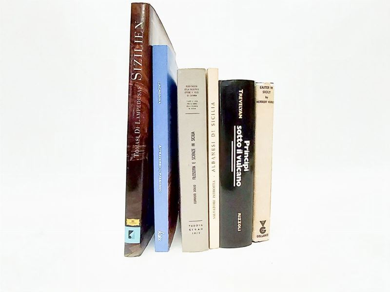 Lotto di Libri di Argomento Storico-letterario sulla Sicilia