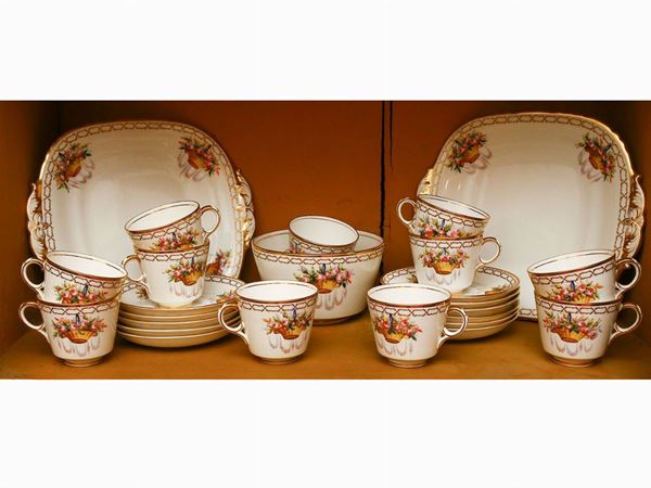Polychrome porcelain tea set, Devenport