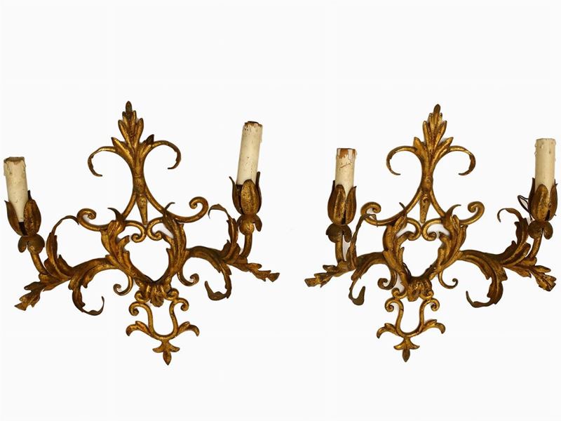 Coppia di Appliques in Metallo e Tolle Dorata