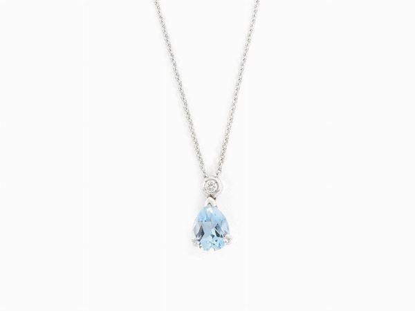 Platinum chain and pendant with diamond and aquamarine