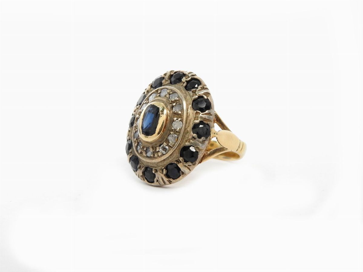 Anello in Oro Giallo e Argento con Diamanti e Zaffiri