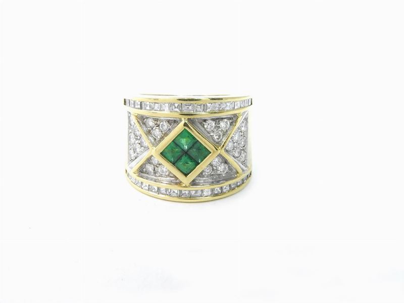 Anello a Fascia in Oro Bianco e Giallo con Diamanti e Smeraldi