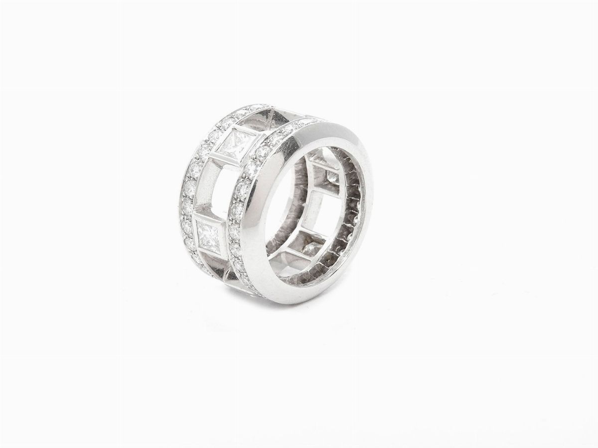 Anello a Fascia da Mignolo in Oro Bianco con Diamanti