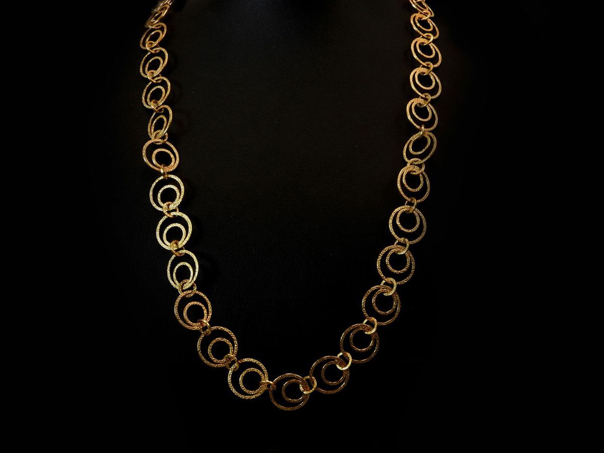 Lunga Collana in Oro Giallo