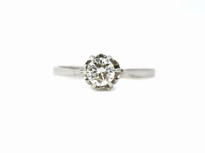 Anello Solitario in Oro Bianco con Diamante