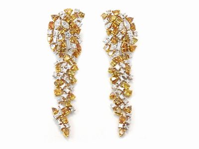 Orecchini Pendenti in Oro Bianco e Giallo con Diamanti Incolori e Fancy Colour