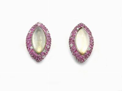 Orecchini in Oro Bianco con Diamanti Corindoni Rosa e Doppiette Prasiolite-madreperla