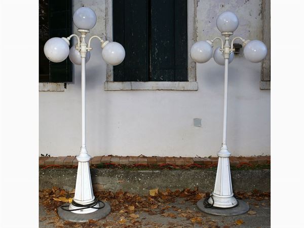 Pair of garden lamps in white lacquered metal