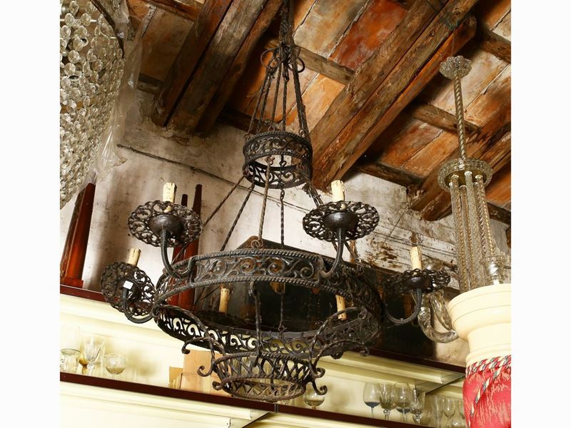 Lampadario a Corona in Ferro Battuto