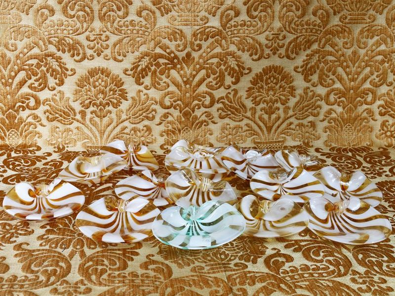 Serie di Quindici Saliere Segnaposto in Vetro Soffiato Lattimo e Ambra