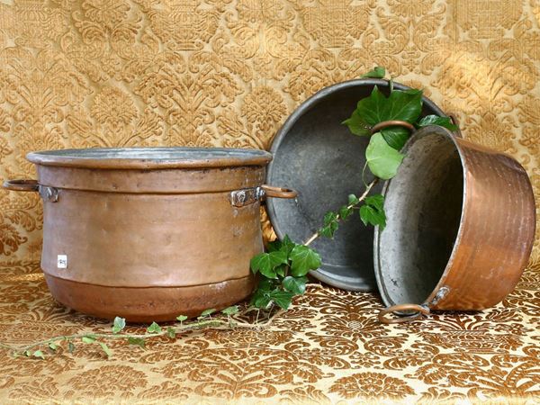 Three copper basins  - Auction The Muccia Breda Collection in Villa Donà -  Borbiago of Mira (Venice) - Maison Bibelot - Casa d'Aste Firenze - Milano