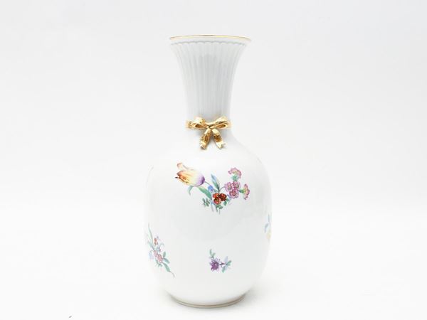 Vaso in porcellana attribuibile a Giovanni Gariboldi