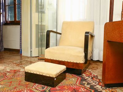 Poltrona Decò in Legno Ebanizzato e Impiallacciata in Radica