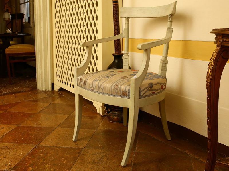 Coppia di Poltroncine in Legno Laccato Bianco