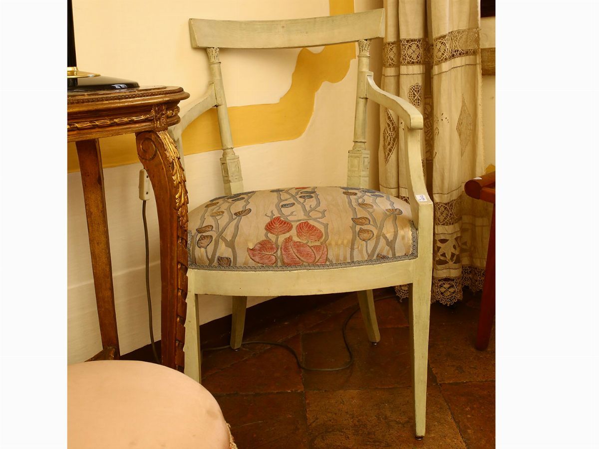 Coppia di Poltroncine in Legno Laccato Bianco