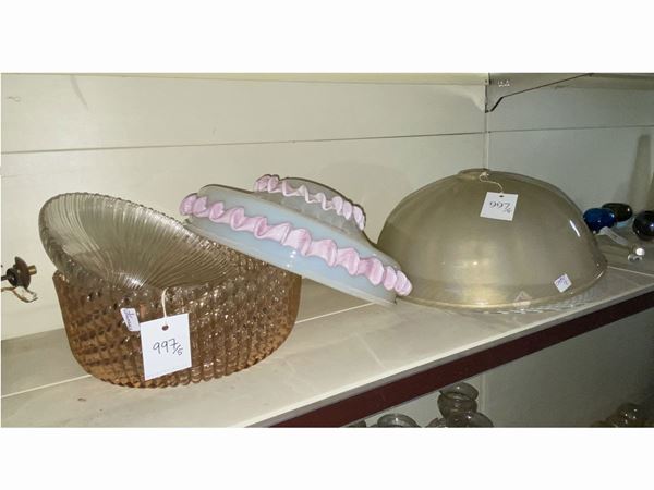 Lotto di accessori in vetro pressato e soffiato di Murano