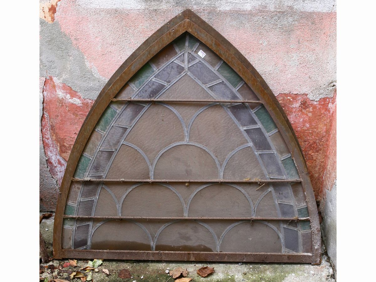 Serie di Tre Pannelli a Cuspide in Vetro Cattedrale