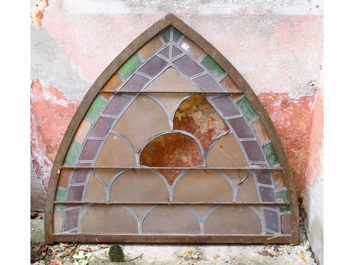 Serie di Tre Pannelli a Cuspide in Vetro Cattedrale