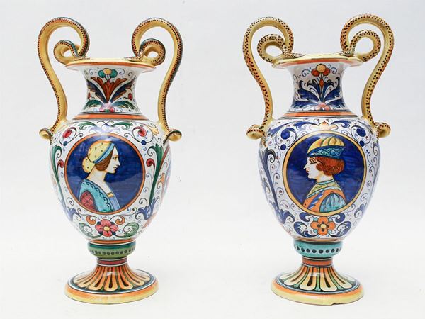 Coppia di vasi in ceramica, Deruta
