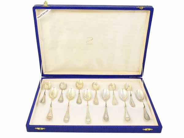Set of silver teaspoons