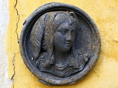 Medaglione Circolare in Metallo