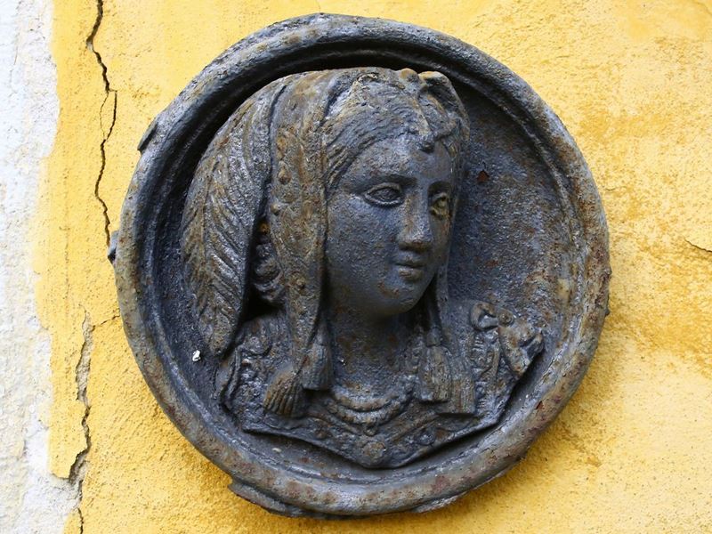 Medaglione Circolare in Metallo