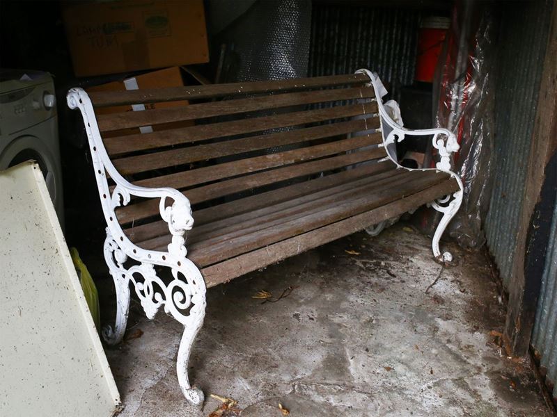 Panchina da Giardino in Ghisa Laccata Bianca e Legno