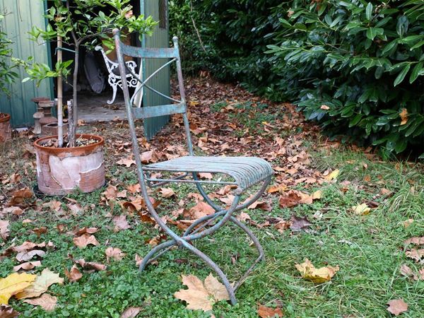 Serie di sei sedie pieghevoli da giardino in ferro laccato verde