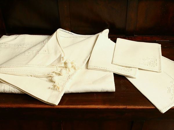 Pure ivory embroidered rectangular tablecloth, Florentine craftsmans