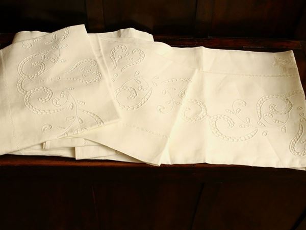 Pure white embroidered linen and lacedouble set, Florentine craftsmanship