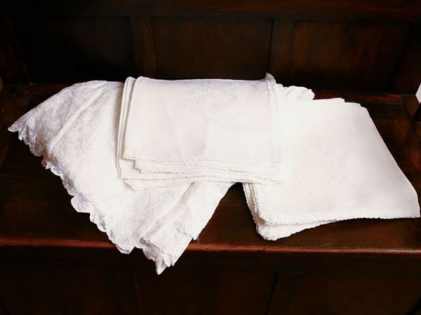 Tablecloth in pure white linen and lace, Florentine craftsmanship