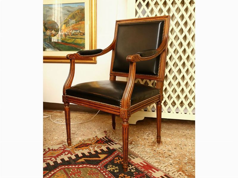 Poltroncina in Noce