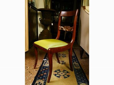 Sedia in Piuma di Mogano