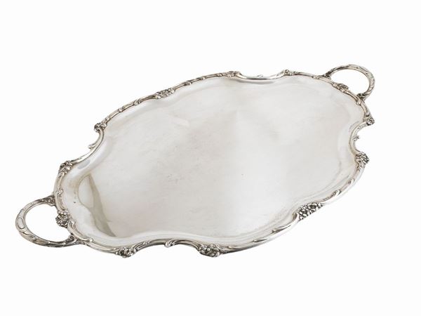 Large silver tray  - Auction Furniture, silvers, paintings and antique curiosities partly from Villa Mannelli - Maison Bibelot - Casa d'Aste Firenze - Milano