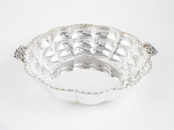 Bon bon holder in silver  - Auction Furniture, silvers, paintings and antique curiosities partly from Villa Mannelli - Maison Bibelot - Casa d'Aste Firenze - Milano