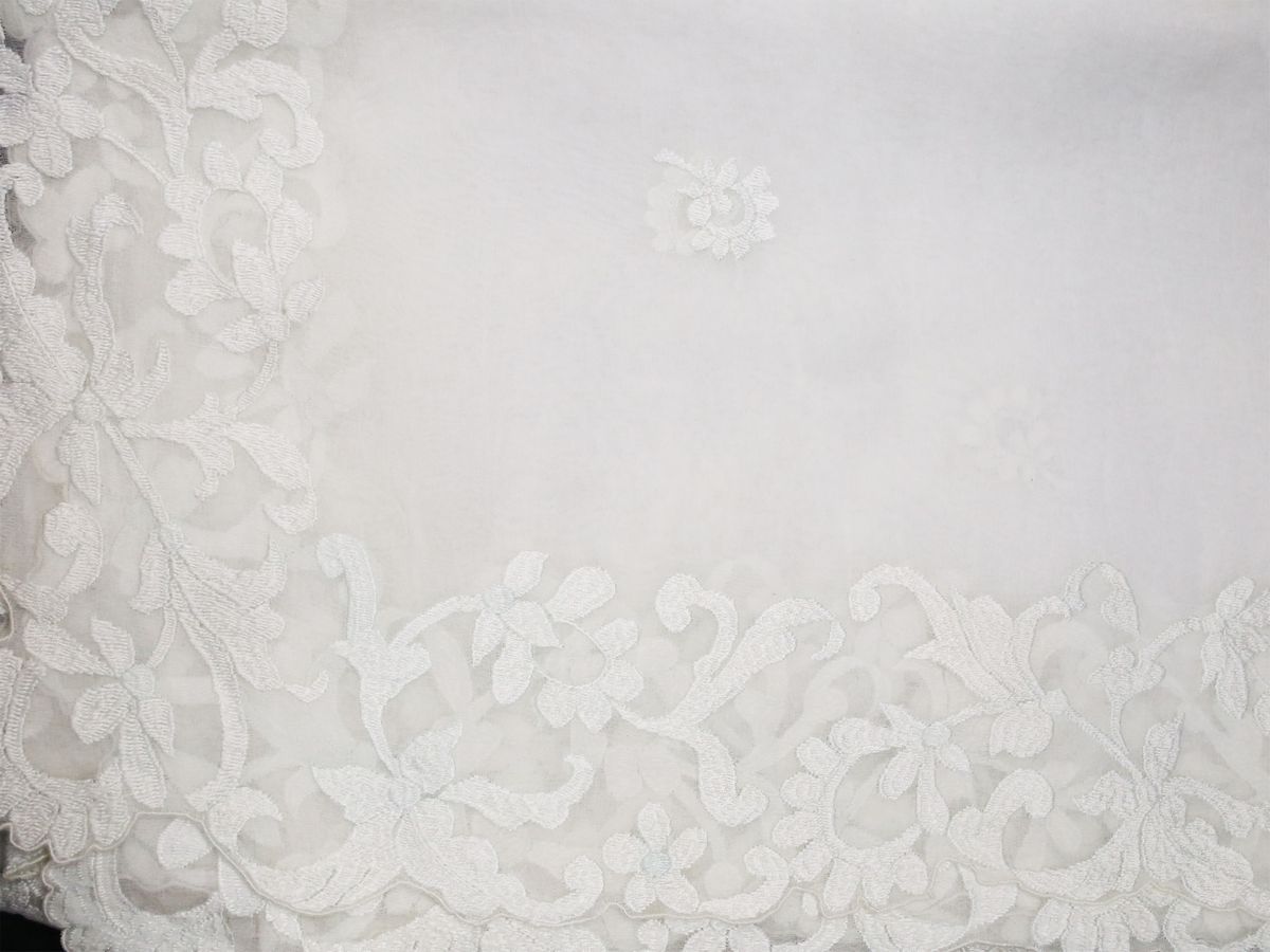 Tovaglia in Organza Bianca di Seta e Lino