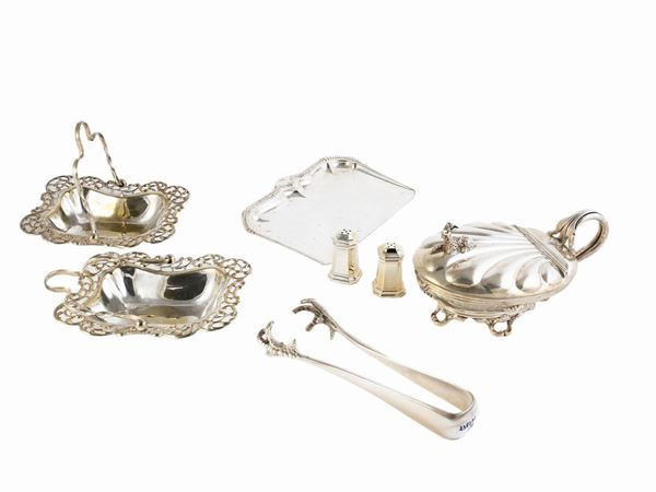 Silver plated table items lot  - Auction Furniture, silvers, paintings and antique curiosities partly from Villa Mannelli - Maison Bibelot - Casa d'Aste Firenze - Milano