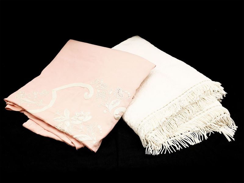 Due Copriletti in Cotone Rosa e in Piquet Bianco