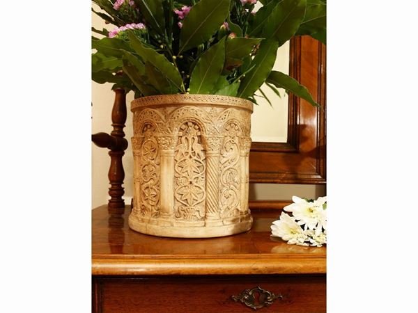 Cylindrical vase in terracotta from Signa