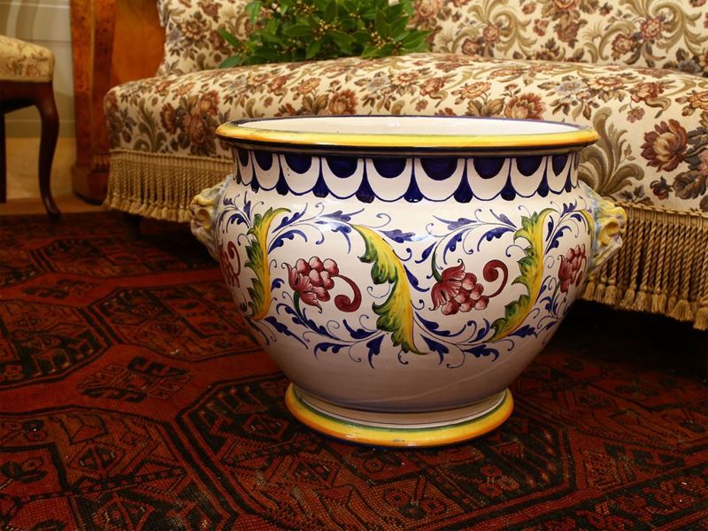 Grande Portavasi in Terracotta Smaltata