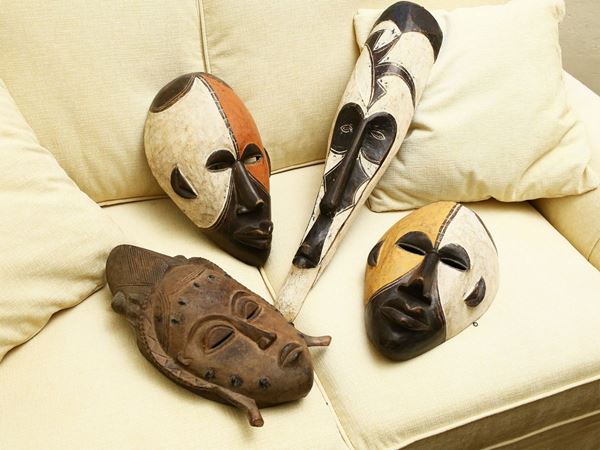 Quattro maschere tribali in legno