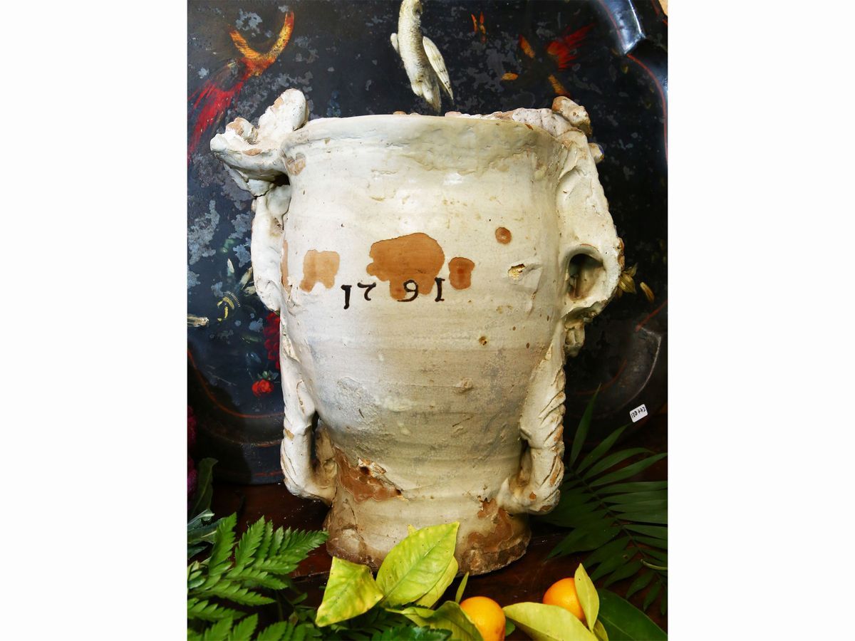 Grande Vaso Antropomorfo in Terracotta Smalata