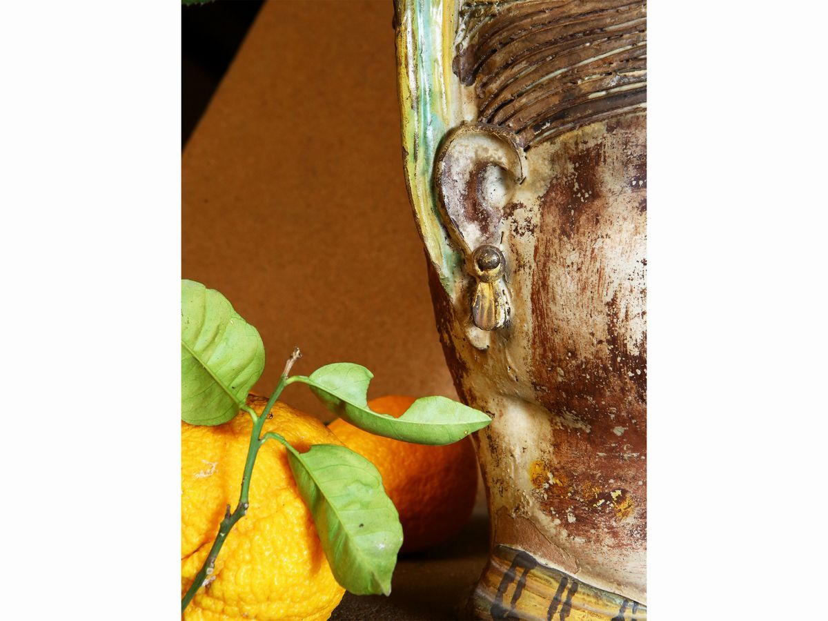 Vaso Antropomorfo in Terracotta Invetriata