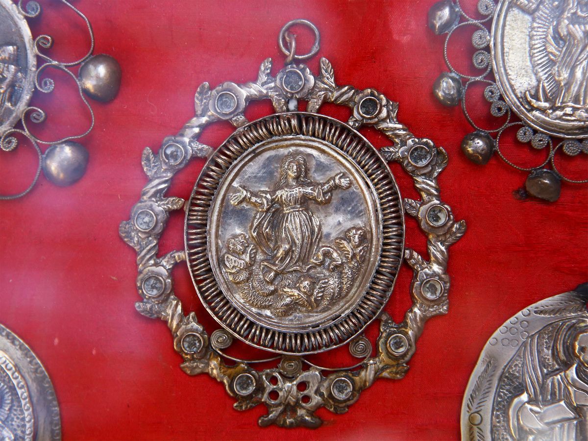 Collezione di Cinque Medaglie Devozionali Probabilmente in Argento
