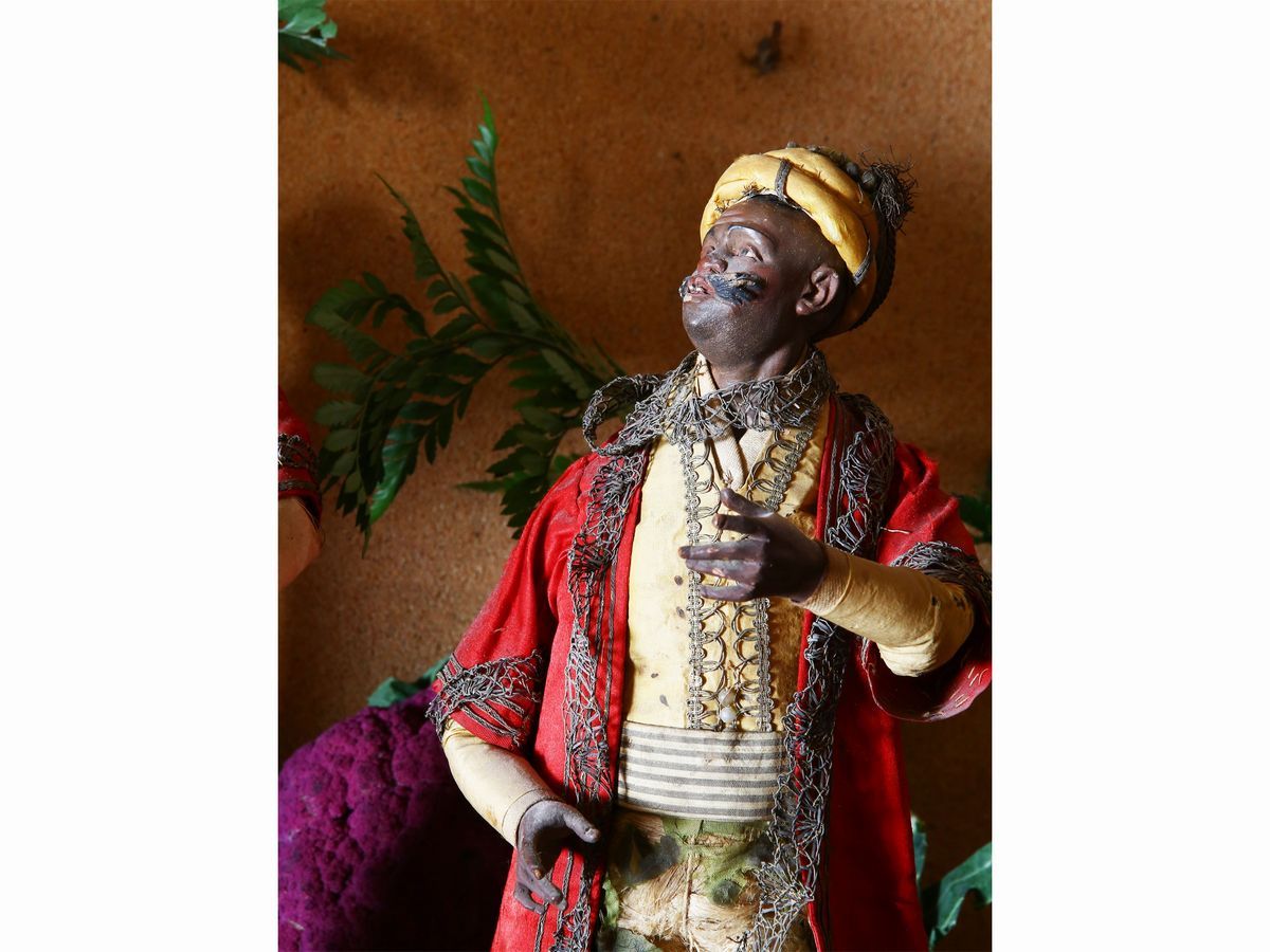 Coppia di Figure da Presepe in Terracotta Dipinta