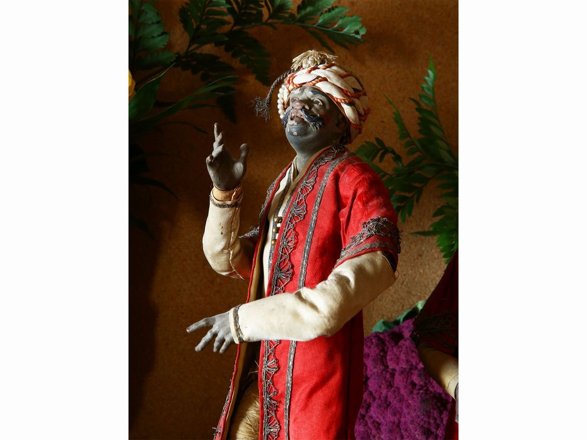 Coppia di Figure da Presepe in Terracotta Dipinta