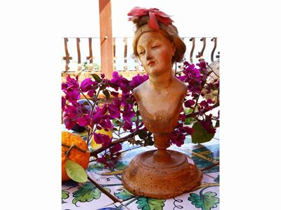 Testa Femminile in Legno Laccato
