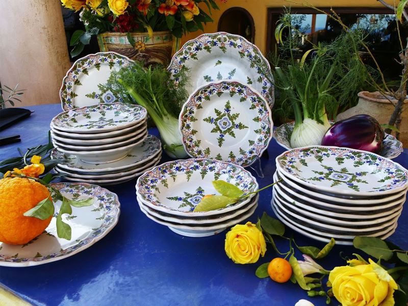 Servizio di Piatti in Terracotta Smaltata